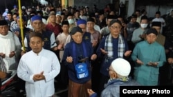 Masyarakat Desa Plosokuning, Yogyakarta menggelar ritual adat tolak balak corona, 30 Maret 2020. (Foto courtesy: Sudaryono)