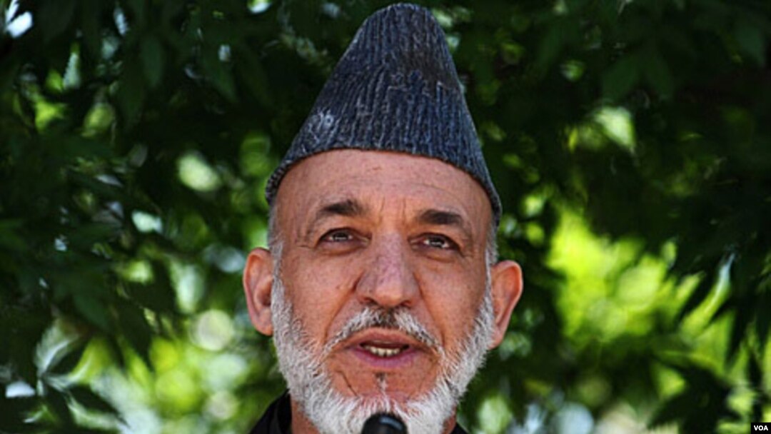 Laporan AS menuduh Presiden Hamid Karzai melarang para penasehat keuangan AS memeriksa bank sentral Afghanistan.