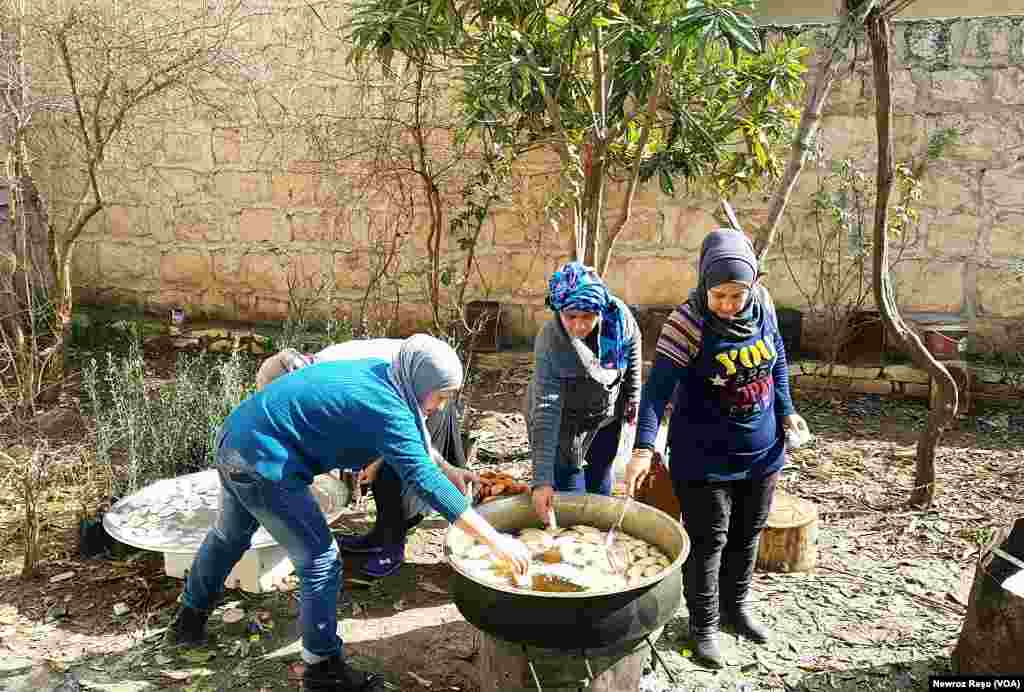 Kurdish mothers cooking