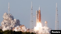 لحظۀ پرتاب آرتمیس۲ در مرکز فضایی کنیدی در ایالت فلوریدا، اول اپریل ۲۰۲۶