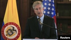 El secretario de Estado adjunto del Departamento de Estado de los Estados Unidos, William J. Burns, resaltó los avances de Colombia en su lucha contra el terrorismo.