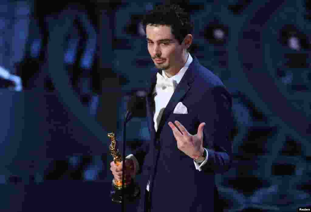 Sutradara terbaik, Damien Chazelle, untuk film &quot;La La Land.&quot;