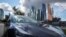 Mobil listrik Tesla Model 3 dalam foto ilustrasi di Moskow, Rusia, 23 Juli 2020. (Foto: Reuters)