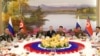北韓官方朝中社(KCNA) 於7 月27 日發布的照片​​顯示，俄羅斯國防部長謝爾蓋·紹伊古（左三）正在平壤參加歡迎宴會。