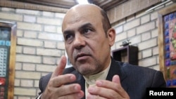 علیرضا اکبری تبعه ایرانی-بریتانیایی، معاون وزیر دفاع ایران در دولت محمد خاتمی بود.