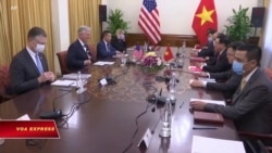 Bloomberg: Cố vấn an ninh Mỹ bị coi là ‘đĩa thí nghiệm sinh học’ trong chuyến thăm VN