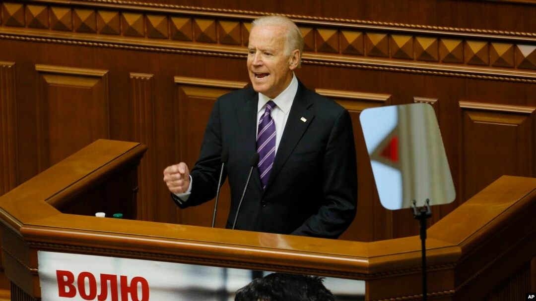 Američki potpredsednik Džo Bajden obraća se ukrajinskom parlamentu u Kijevu, u utorak 8. decembra 2015.