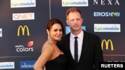 অভিনেত্রী প্রীতি জিনতা ও তার পার্টনার 