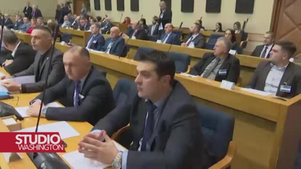 Entitet RS uprkos kritikama opozicije, državnih vlasti i međunarodne zajednice ide ka izmjenama Ustava RS