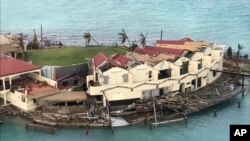 Une maison endommagée après le passage de l'ouragan Irma dans le rocher Saba de Virgin Gorda, dans les îles Vierges britanniques, 8 septembre 2017.