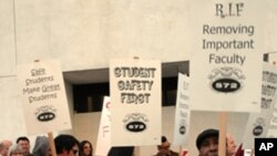 洛杉矶教育团体对大规模解雇发动抗议