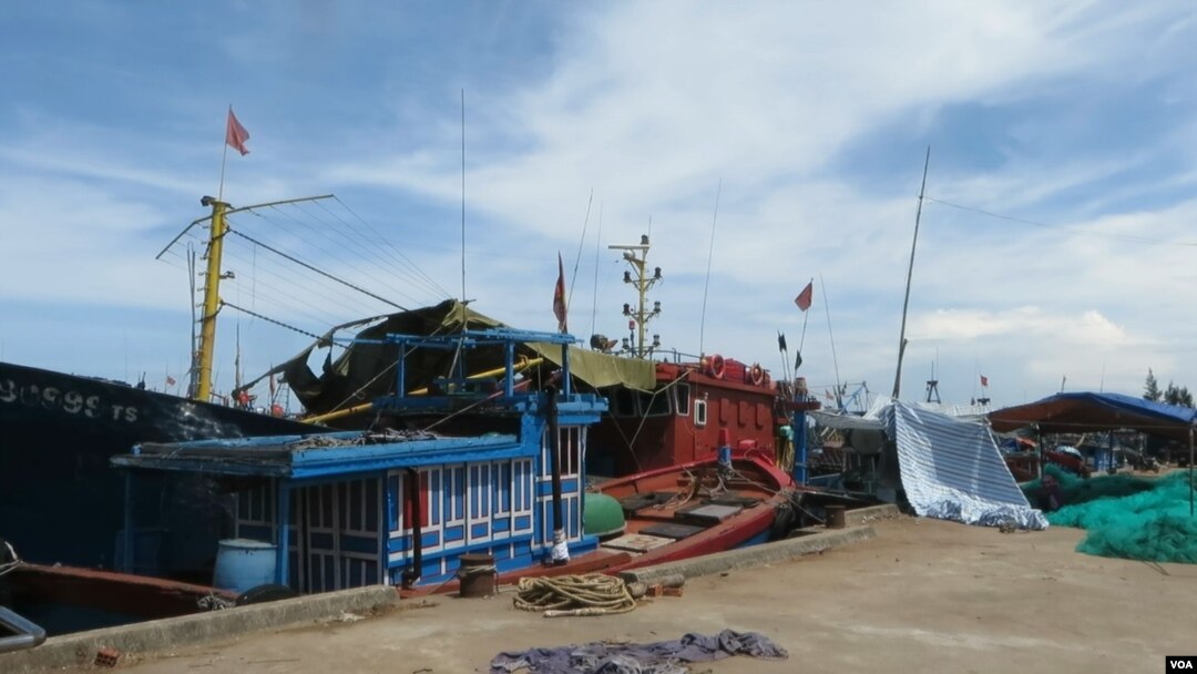 Sebuah kapal ikan Vietnam, sebagai ilustrasi. Keluarga Anak Buah Kapal (ABK) ikan Vietnam yang hilang di Mauritius lima belas bulan lalu masih berupaya mencari kejelasan nasib mereka. (Foto: VOA)