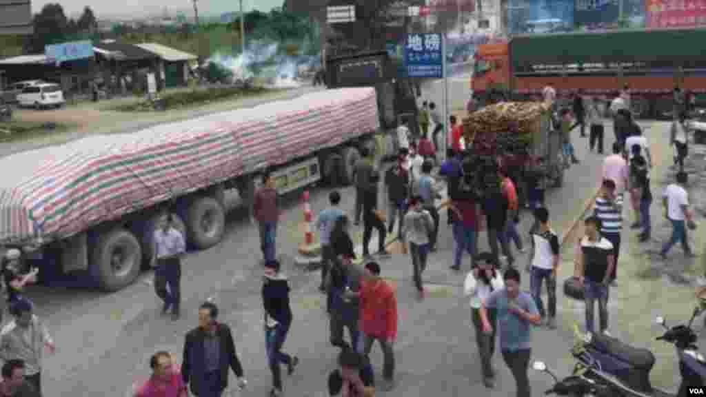 阳春市春湾镇自由管理区村民连续多日抗议