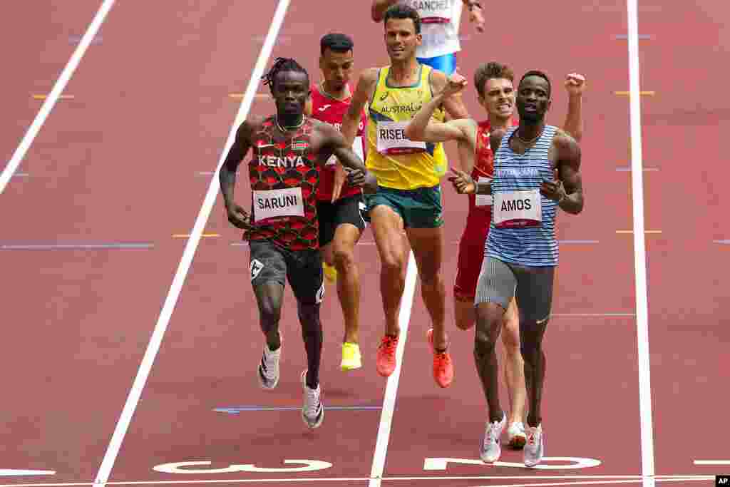 Nijel Amos, of Botswana, wins a heat in the men&#39;s 800-meter run at the 2020 Summer Olympics, Saturday, July 31, 2021, in Tokyo. (AP Photo/Charlie Riedel)