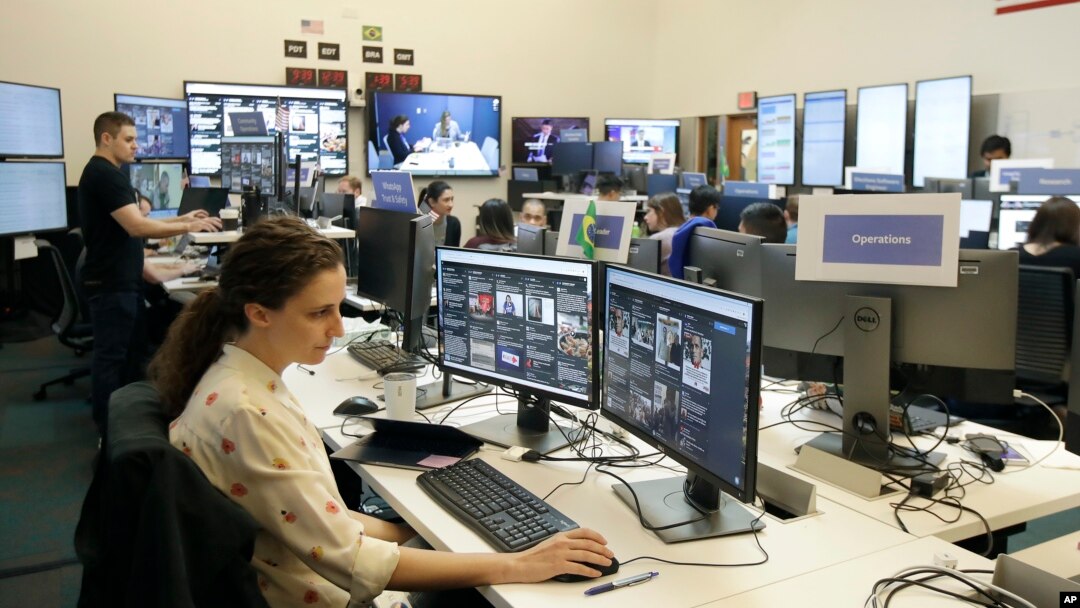 Para pekerja di kantor pusat Facebook di Menlo Park, California (foto: ilustrasi).