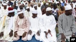 Musulmai na yin sallah