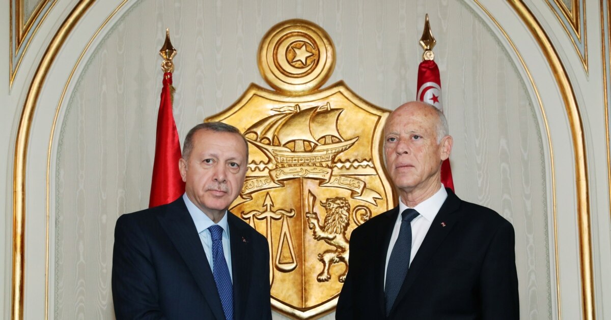 Jinsiy aloqa qizni aldashini tomosha qiling Men kochada bir notanish odamga keldim.