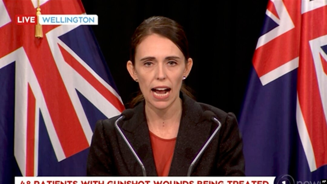 Thủ Tướng New Zealand Jacinda Ardern tại cuộc họp báo ở Wellington, ngay sau hai vụ xả súng ở Chrischurch, New Zealand, ngày 15/3/2019. (TVNZ via AP)