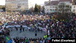 Protest prosvetnih radnika koji su došli u Čačak iz svih delova Srbije (foto: FoNet)