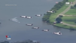 فڕینی فڕۆکەی (B-2 Spirit) لە ئاسمانی واشنتن وەک بەشێک لە چالاکییەکان بەبۆنەی یادی 250 ساڵەی سەربەخۆیی ئەمەریکا، 