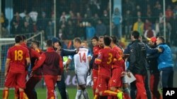 Des disputes entre joueurs de la Russie et du Montenegro lors d'un match, Montenegro, le 27 mars 2015