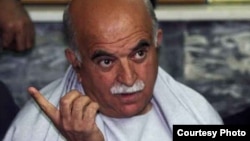 په دې موقع خپله وینا کې د پښتونخوا ملي عوامي نیشنل پارټۍ مشر محمود خان اچکزۍ وویل دوي همیش غوښتل چې پنجاب دې جمهوري رویه خپله کړي او اوس نواز شریف ددغه رويي ښودنه کوي