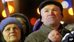 Ukrainians attend a rally at the central Independence Square in Kyiv, Dec. 2, 2013. 