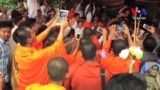 Thousands March in Funeral Procession for Kem Ley