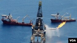 La petrolera británica logró controlar y detener el flujo de crudo al océano y ahora solo queda esperar que el domo permanezca en su lugar y resista la presión.
