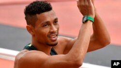 Le Sud-Africain Wayde Van Niekerk, champion olympique 2016 et détenteur du record du monde (43.03), a remporté le titre mondial du 400 m en bouclant le tour de piste en 43 sec 98, à Londres, 8 août 2017.