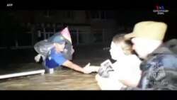 Ռուսաստանի առաջին օգնության աշխատակիցները օգնում են Կրասնոդարում ջրհեղեղից տուժածներին