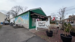 Dita's Market, duta menu dan produk Indonesia di kota kecil Metuchen, New Jersey. (Foto: Taris Hirzi Iman/VOA)