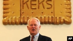 FILE - Werner Bahlsen, CEO of German cake-producer "Bahlsen" poses before the annual press conference in Hanover, Germany, Sept. 16, 2008. His daughter Verena apologized she made that seemed to downplay the use of forced labor in Nazi Germany.