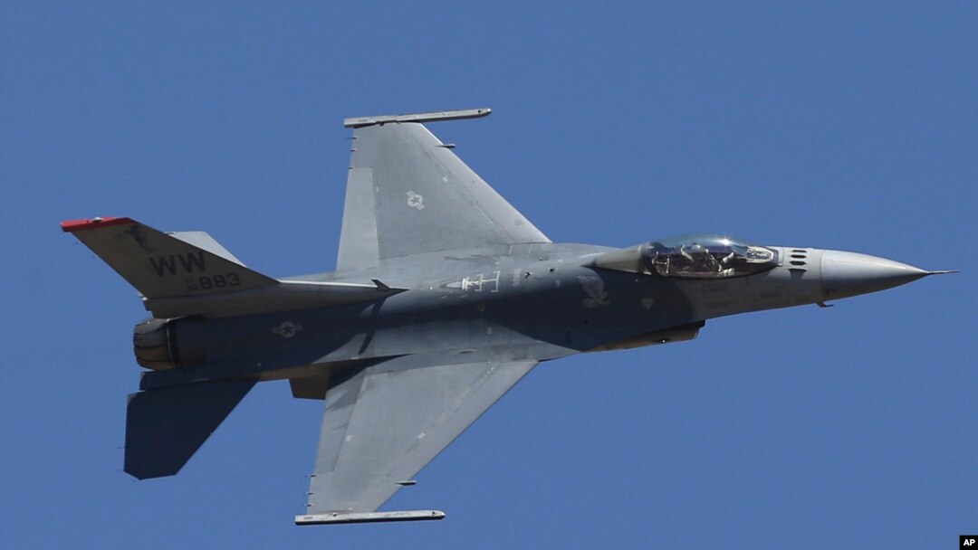 美國一架F-16 戰機參加2019年印度航空展並做飛行表演（2019年2月24日）