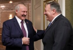 Держсекретар США Помпео і президент Білорусі Лукашенко під час зустрічі у Мінську в лютому 2020 року