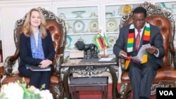 UNkosikazi Amy Pope lomongameli Emmerson Mnangagwa