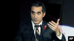 이집트 검찰이 이슬람교와 무함마드 무르시 대통령을 모독했다는 이유로 체포령을 내린 코미디언 바셈 유세프.