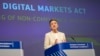 ARCHIVO - La comisaria europea de Europa adaptada a la era digital, Margrethe Vestager habla durante una conferencia de prensa sobre la ley de mercados digitales en la sede de la UE en Bruselas, el 25 de marzo de 2024.