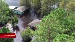 Bão tan, North Carolina vẫn trong biển nước