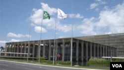 Se han anunciado manifestaciones frente al Palacio de Itamaraty en Brasília por la visita de Ahmadinejad.