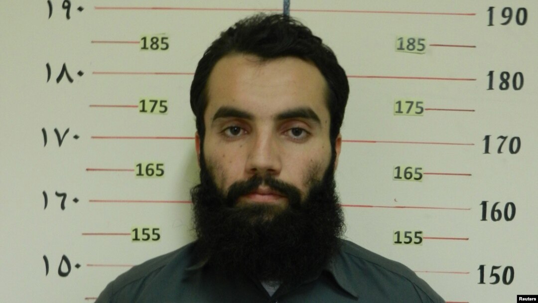 Anas Haqqani, pemimpin senior jaringan Haqqani, yang ditangkap oleh Badan Intelijen Afghanistan (NDS) di provinsi Khost, dalam foto yang dirilis 16 Oktober 2014.