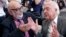 Los cientificos Peter Higgs (derecha) y Francois Englert obtuvieron el premio Nóbel de Física por sus descubrimientos relacionados al bosón de Higgs.