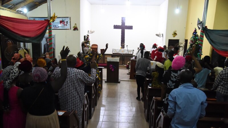 Trois morts dans un effondrement d'une église au Nigeria