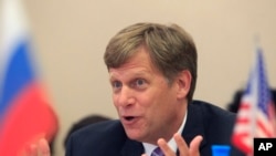 Michael McFaul, ancien ambassadeur des Etats-Unis en Russie, à Moscou, le 25 mai 2012. REUTERS / Sergei Karpukhin 