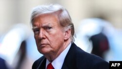 ARCHIVO - El expresidente de Estados Unidos Donald Trump en Nueva York, tras acudir a una audiencia judicial sobre sus pagos para silenciar una historia paralela, que se desarrolla en paralelo a su caso por fraude en el manejo de sus negocios.