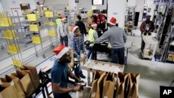 Amazon, con sede en Seattle, no dio a conocer la cifra de envíos navideños.