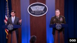 마크 에스퍼 미국 국방장관과 마크 밀리 미군 합참의장이 5일 펜타곤에서 기자회견을 했다.