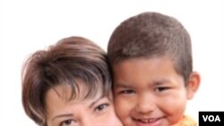 En promedio, los niños esperan más de dos años en el sistema de amparo del gobierno antes de ser adoptados.