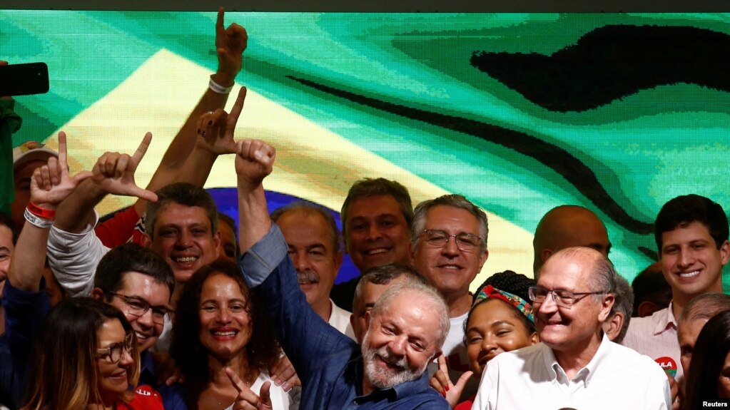 巴西的卢拉击败博尔索纳罗再次赢得总统职位。(photo:VOA)