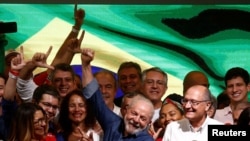 巴西的卢拉击败博尔索纳罗再次赢得总统职位。